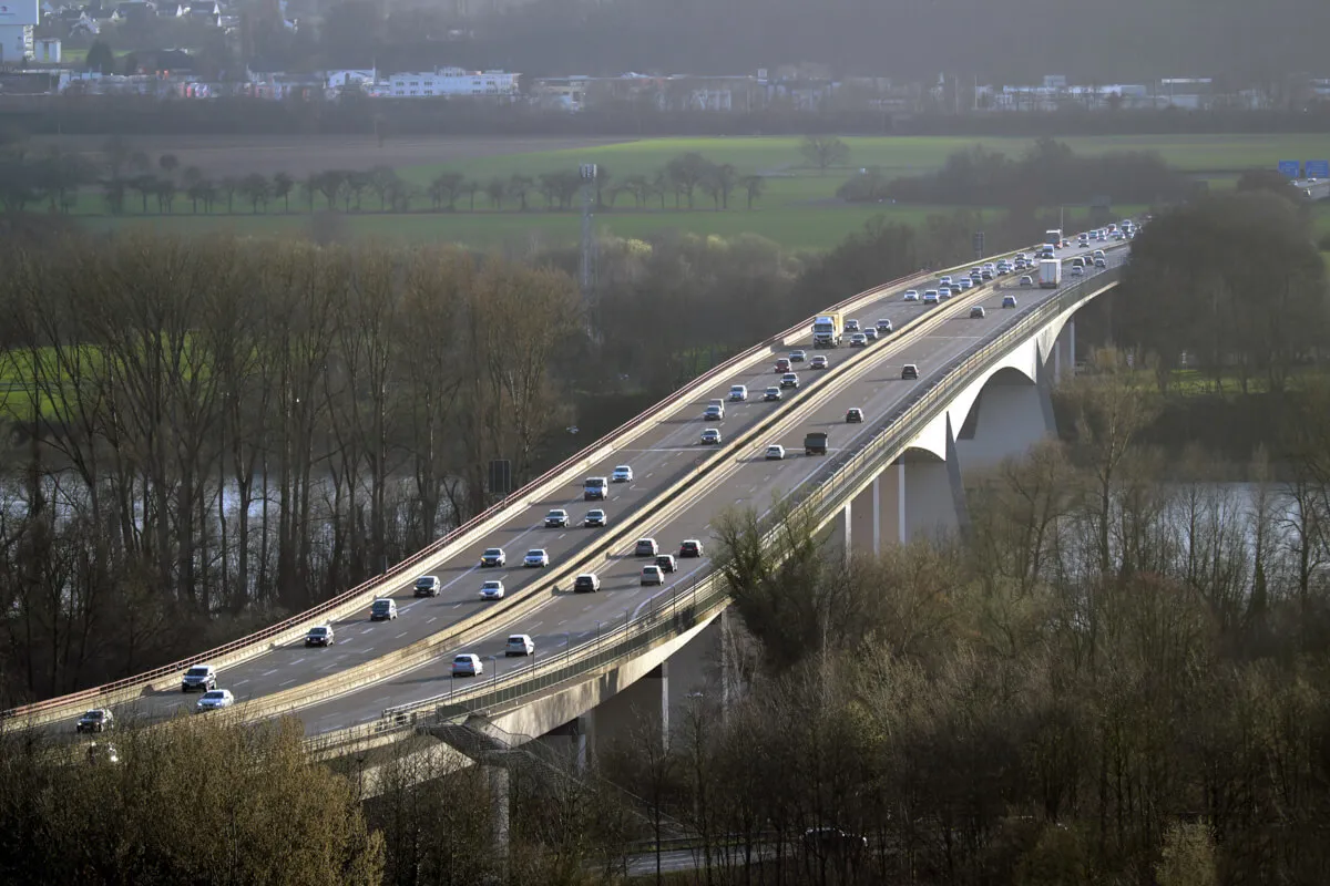 Die Rheinbrücke bei Neuwied