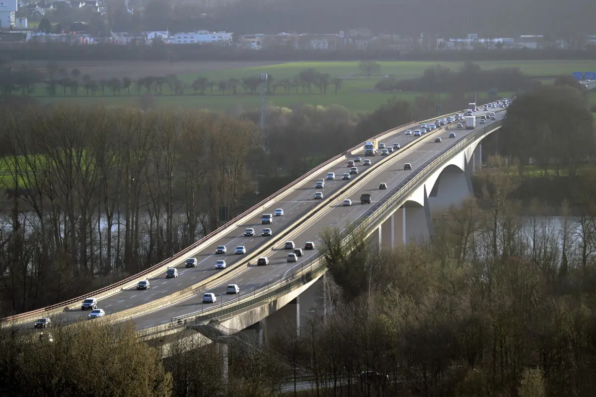 Die Rheinbrücke bei Neuwied